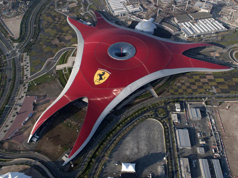 Море адреналина — тематический парк Ferrari World Абу-Даби из Рас Аль Хаймы — фото 3, Рас-эль-Хайма | Покатаем