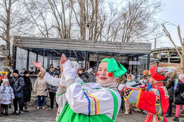 Виды Масленица в парке птиц Малинки. Поездка из Ростова-на-Дону