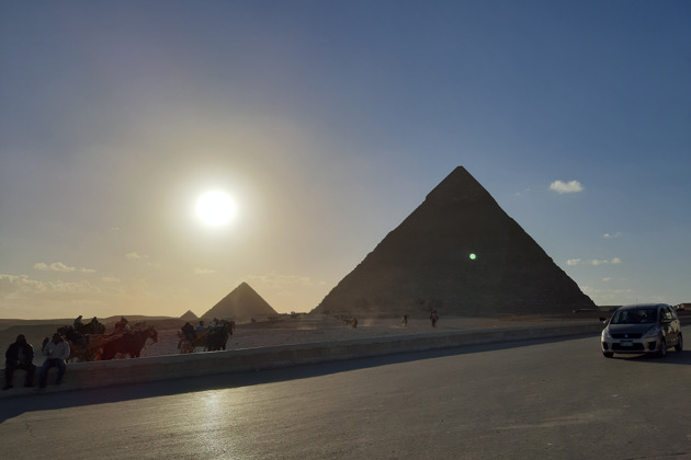 Путешествие в Каир к Великим Пирамидам автобусом.