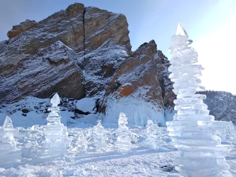 По зимнему льду Байкала