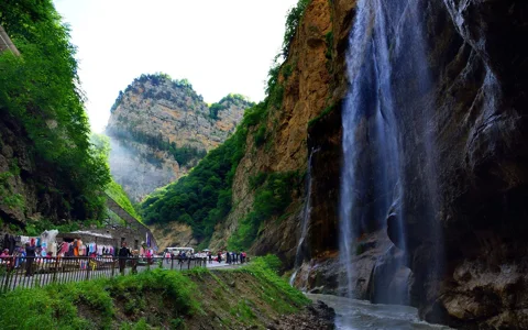 Тур в горы: Чегемские водопады с полетом на парадроме и озером Гижгит