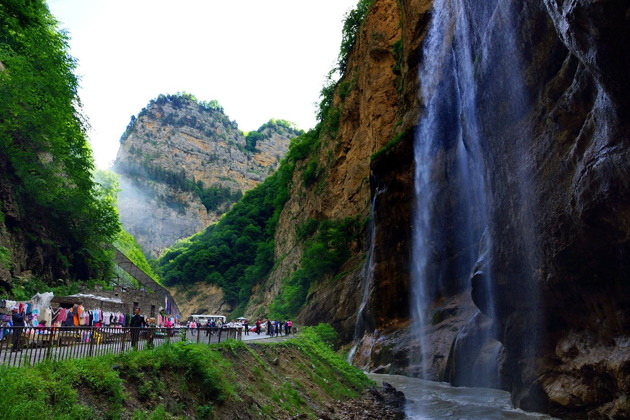 Тур в горы: Чегемские водопады с полетом на парадроме и озером Гижгит