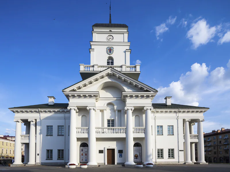 Авто-пешеходная прогулка по значимым местам Минска — фото 3, Минск | Покатаем