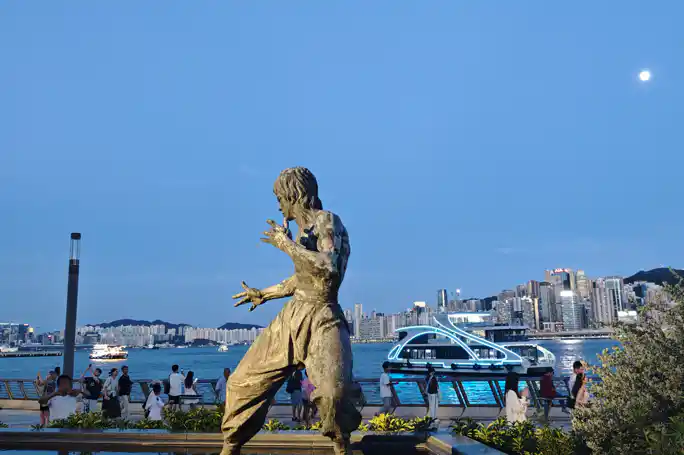 Гонконг на стыке культур: Восток и Запад