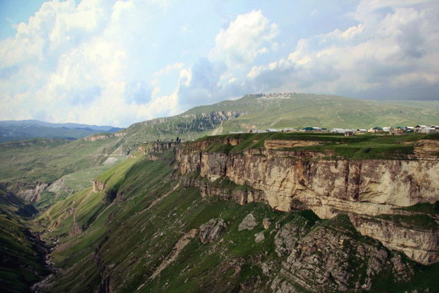 Виды Нагорный Дагестан  плато Хунзах и сап-прогулка — групповой тур из Махачкалы