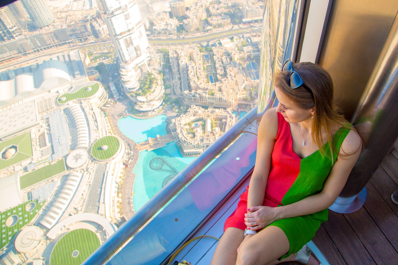 Входной билет на смотровую Бурдж-Халифы и обед в ресторане The Burj Club