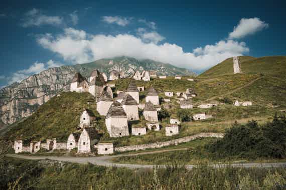 Северная Осетия: город мертвых Даргавс в мини-группе