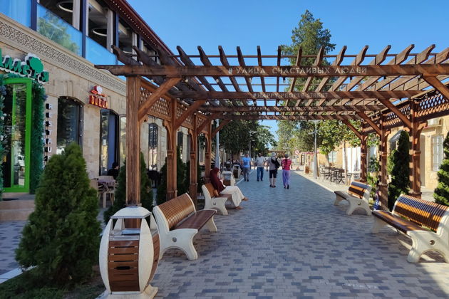 Виды Три локации за один день: Зизикское ущелье, Дербент и экраноплан «Лунь»