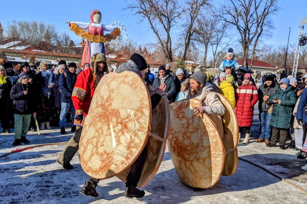 Виды Масленица в парке Лога