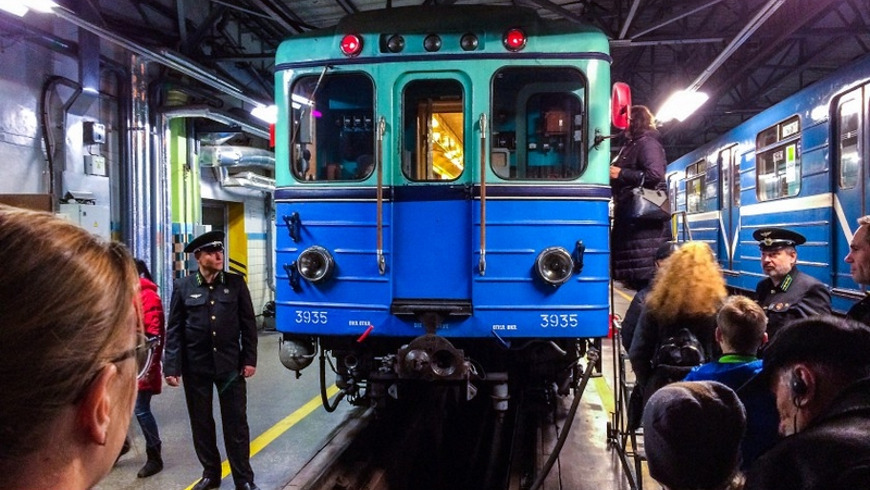 Путешествие на ретропоезде по метрополитену с посещением «Автово»