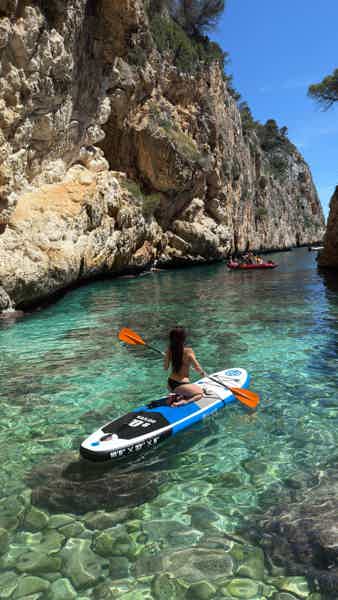 СПЛАВ НА SUP К МОРСКОЙ ПЕЩЕРЕ И СКАЗОЧНОЙ БУХТЕ - фото 1