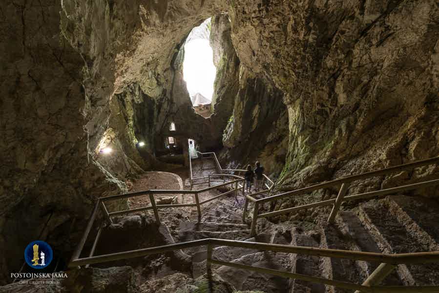 Постойнская пещера, Предъямский замок - фото 7