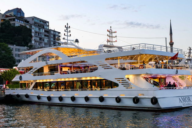 Виды Стамбул: закатный круиз по Босфору с аудиогидом и напитками