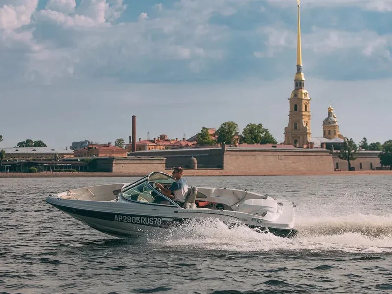 VIP-прогулка на катере по лучшим видам Петербурга — фото 2, Санкт-Петербург | Покатаем