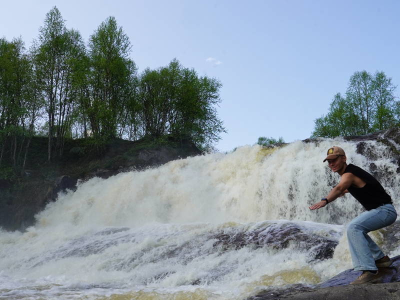 Фьорды и великолепие водопадов Кольского берега зимой и летом!