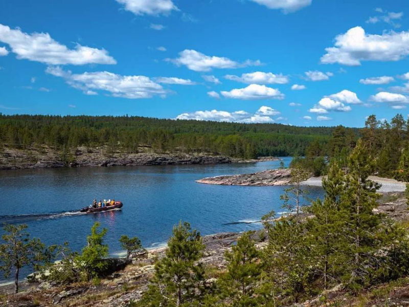 Водная прогулка по Ладожским шхерам на арктической лодке - экскурсия в Сортавала, Россия
