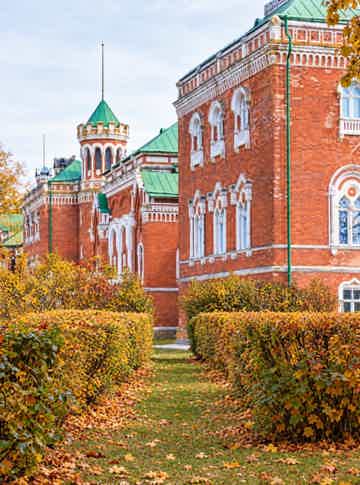Посетить замок Шереметьевых