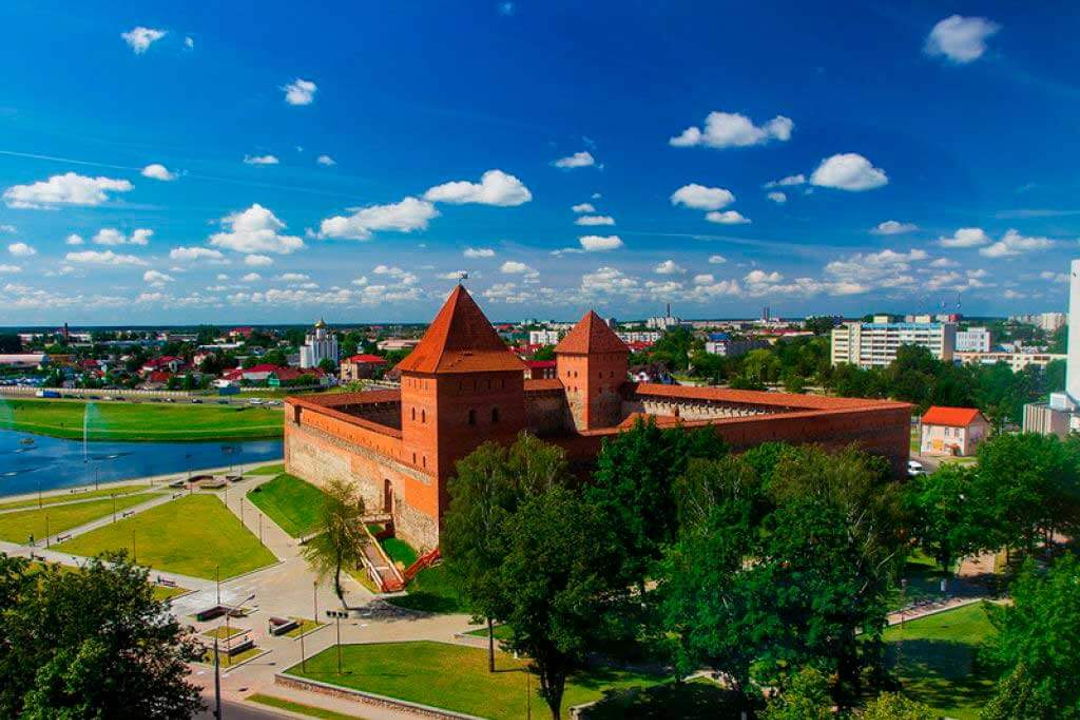 Лидский замок, костёл в Старых Василишках, церковь-крепость в Мурованке — фото 6