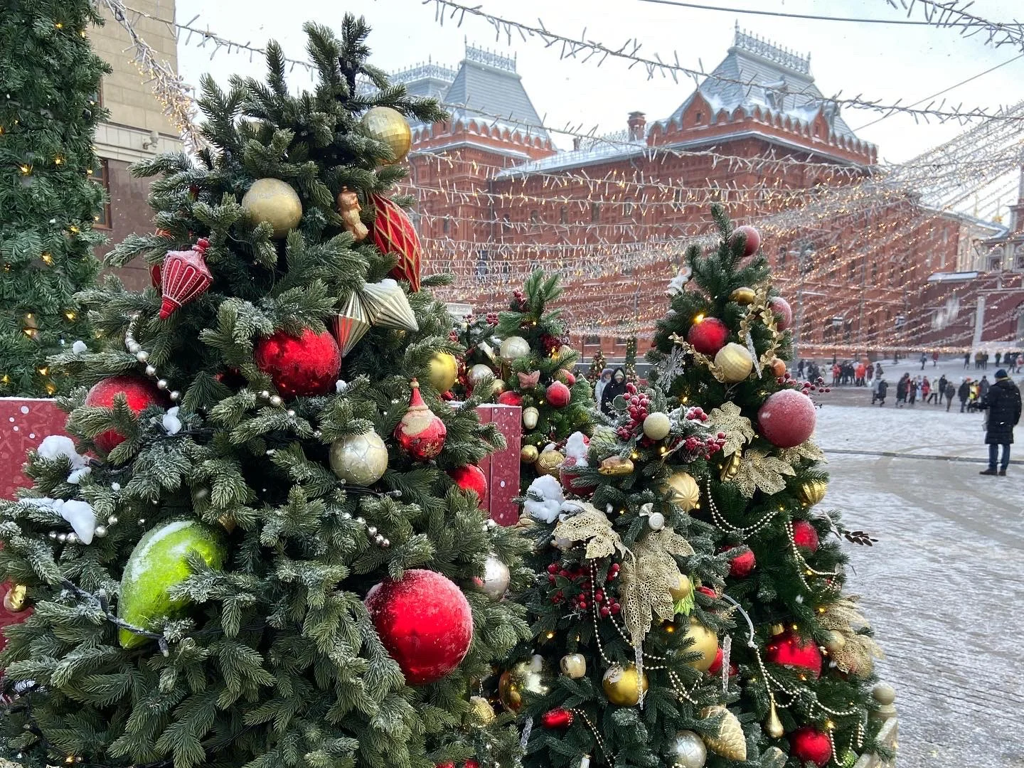 Групповой тур от Театральной до Красной площади — «В поисках Нового года», кадр 5
