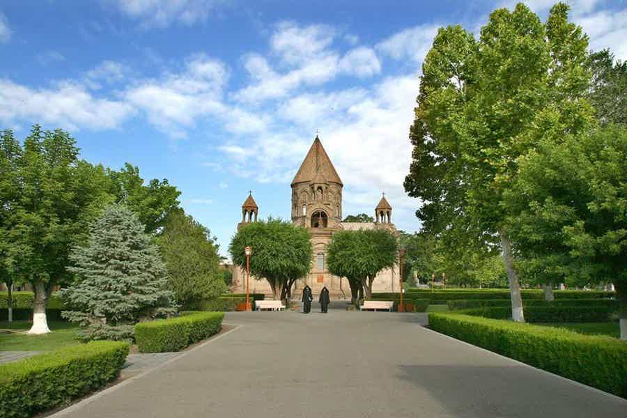 История Армении: Храм Звартноц — Монастырь Эчмиадзин — Мемориал Сардарапат - фото 3