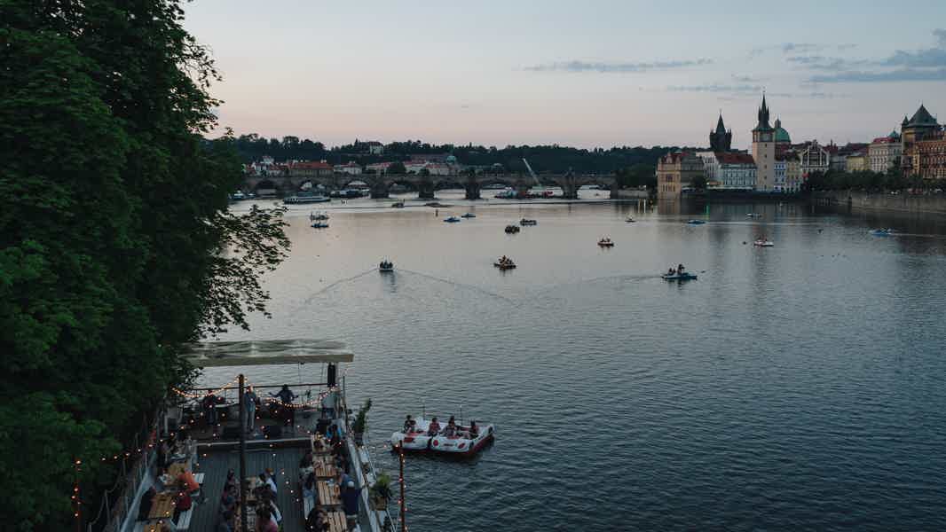 Prag: Abendliche Öko-Bootsfahrt auf der Moldau mit Prosecco - photo 4
