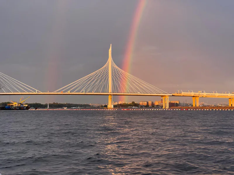 На теплоходе по Петербургу с выходом в залив и живой музыкой — фото 2