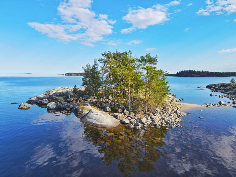 Природа Карелии: четыре водопада и круиз на ладье по Ладожским шхерам - экскурсия в Санкт-Петербург, Россия