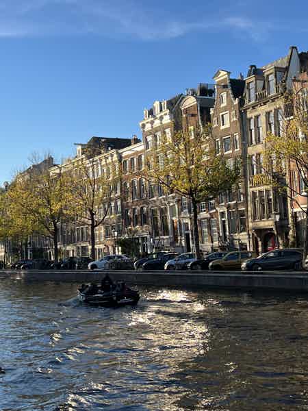 Круиз по каналам Амстердама на лодочке с гидом - фото 9