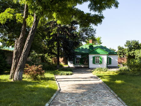 Чеховская набережная