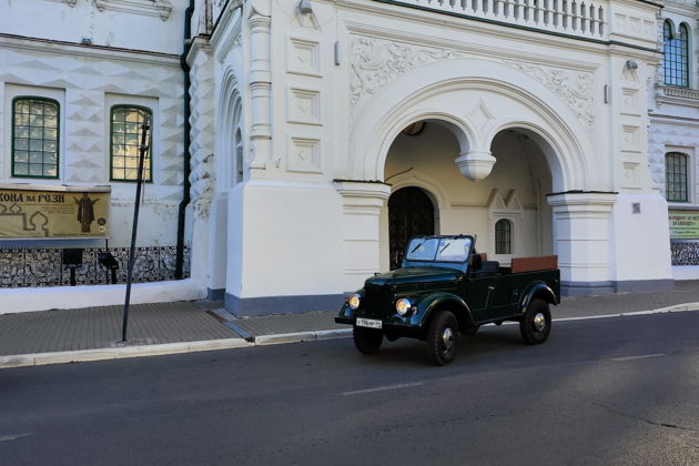 Прогулка на ретро-автомобиле по Костроме