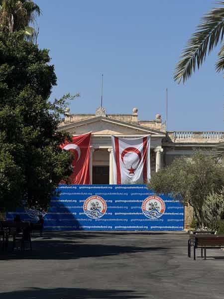 Необычная Никосия - граница через столицу двух государств. - фото 1