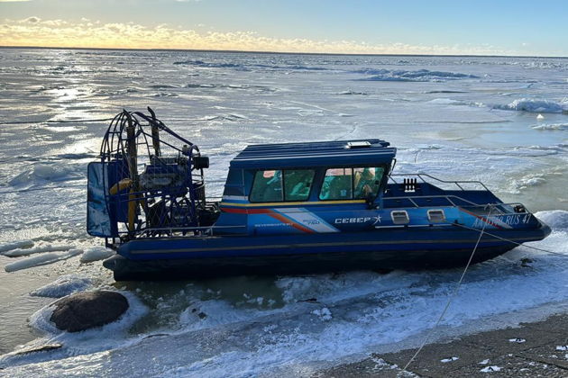 Прогулка на маяк Толбухин на аэролодке (отправление из Кронштадта)