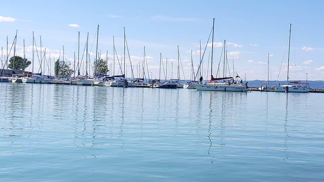 Прогулка на парусной яхте по озеру Балатон - фото 2