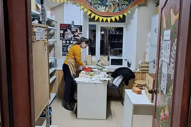 Мастер-класс «Лепка и роспись филимоновской игрушки» (образовательный) 10+ — фото 3
