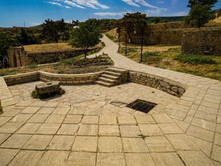 Подземная тюрьма Зиндан