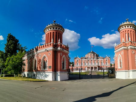 Петровский путевой дворец