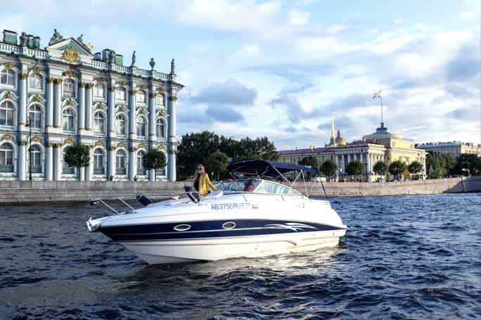 Прогулка на яхте «Вальяжная» по парадному Петербургу