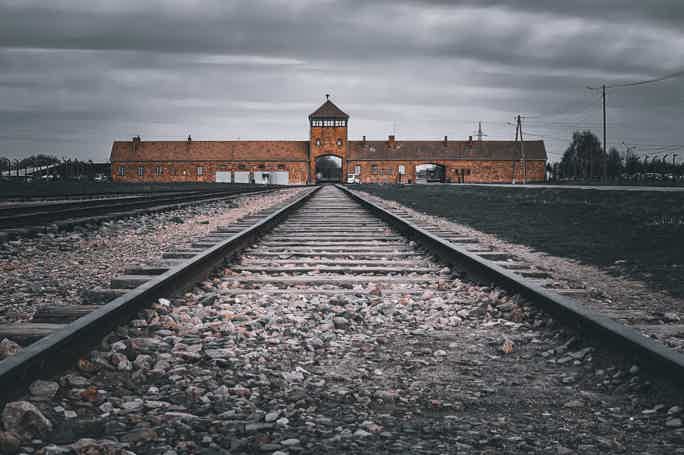 Krakau: Tour nach Auschwitz mit Abholung & Lunch-Option