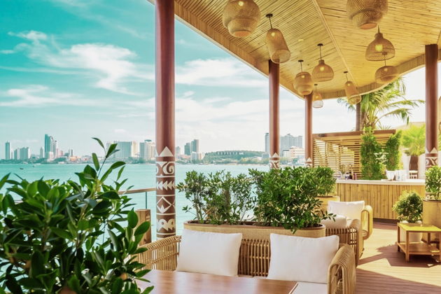 Sina Beach Club: необычный день на воде в Паттайе