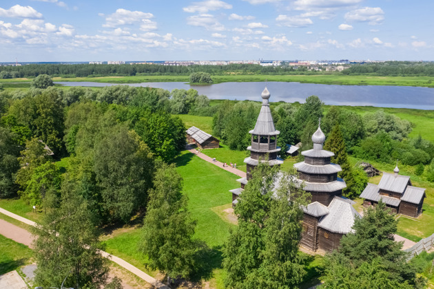 Экскурсия в Великом Новгороде: Экскурсия в Витославлицы и Юрьев монастырь