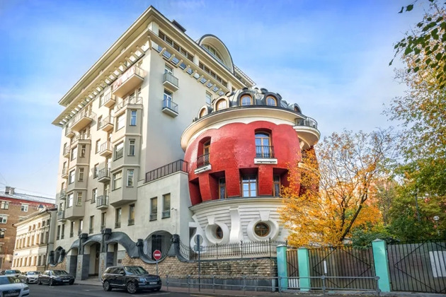 Автобусная экскурсия по необычным домам Москвы