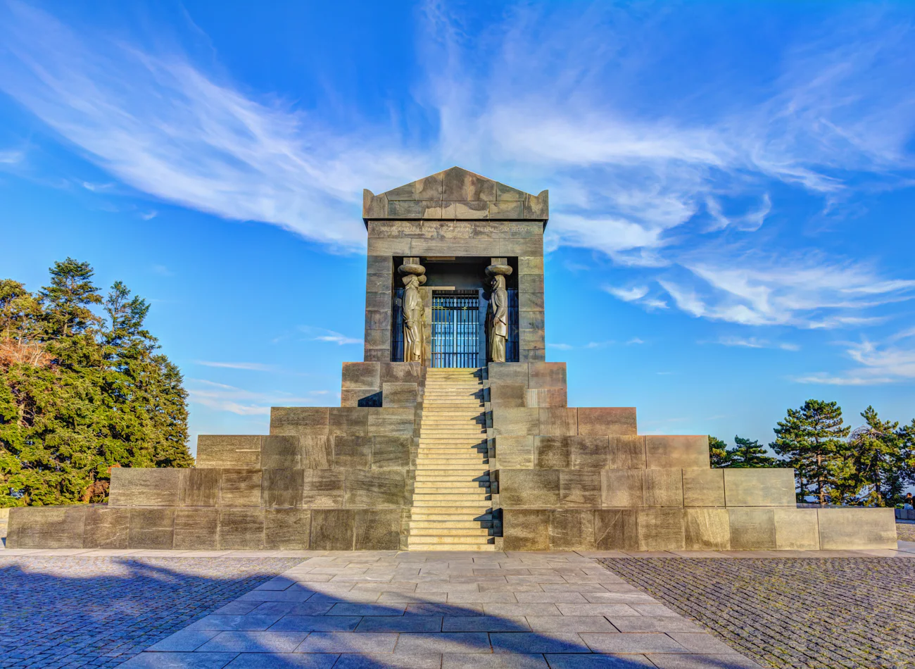 Topola, Avala — tour in Belgrade, Serbia | Pokataem