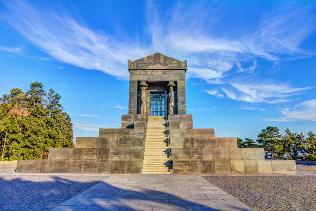 Topola, Avala — tour in Belgrade | Pokataem