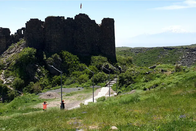 Выше только горы: Арагац, Амберд и Сагмосаванк — фото 2