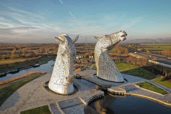 Stirling Castle, Loch Lomond, and Kelpies Full-day Tour