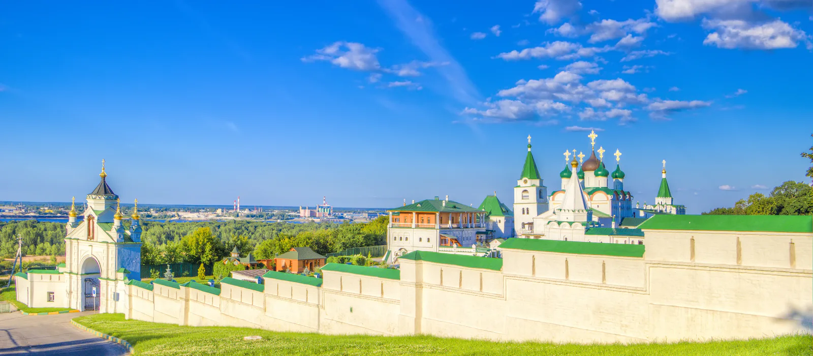 Панорамы древнего Нижнего: обзорная экскурсия и Печерский монастырь — экскурсия, Нижний Новгород, Россия | Покатаем
