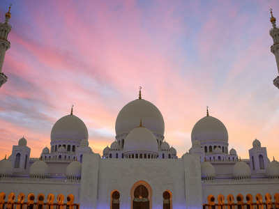 Абу-Даби: Мечеть шейха Зайда и президентский дворец Каср аль Ватан