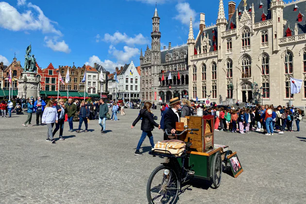 Bruges Highlights Trip from Paris Lunch Boat Brewery & Chocolate — tour in Paris | Pokataem