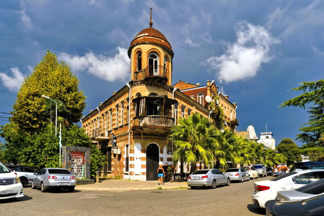 Сухум: аудиопрогулка по набережной древнего приморского города