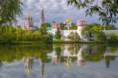 Новодевичий монастырь и Новодевичье кладбище — Москва